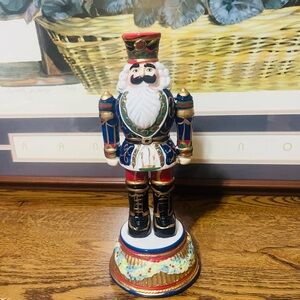 Porcelain Nutcracker Musical works well